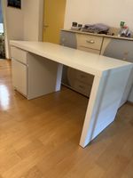 Schreibtisch/Pult, weiss, Schublade, Kabelhalterung, Ikea