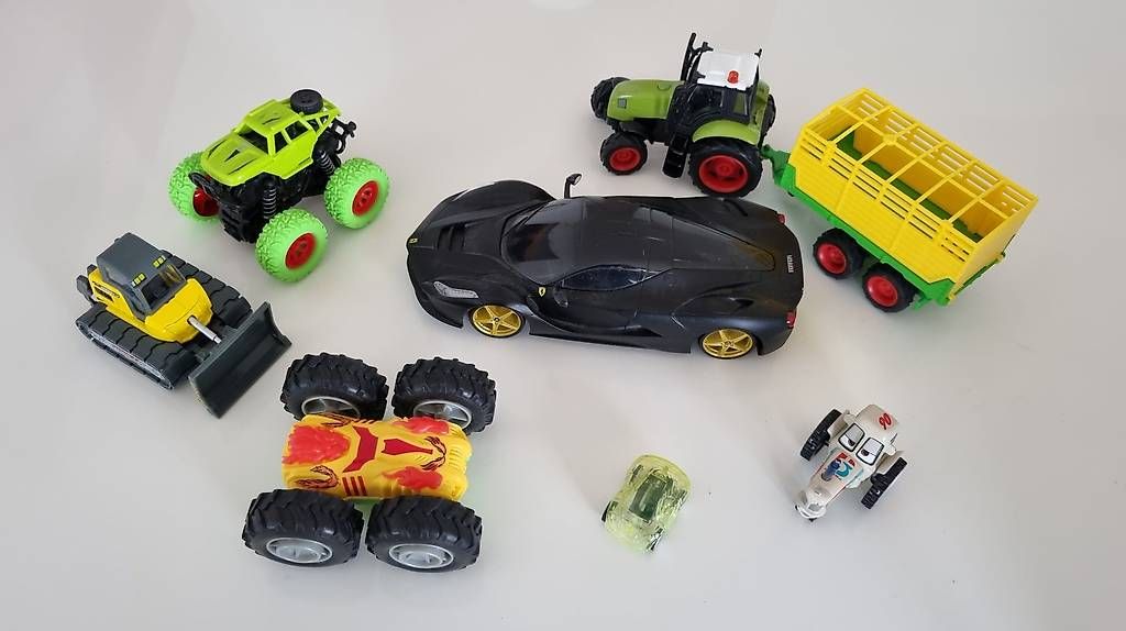Spielzeuge: Diverse Fahrzeuge – Gebraucht aus Ehrendingen von NSX-RR