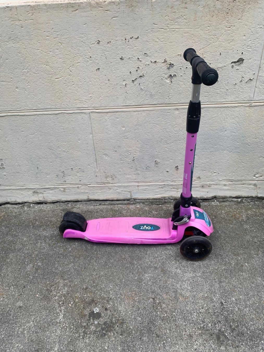 Kickboard: Dreirad Roller Kickboard Trottinette mit Leuchträdern – Gebraucht aus Bern von malefant116 3