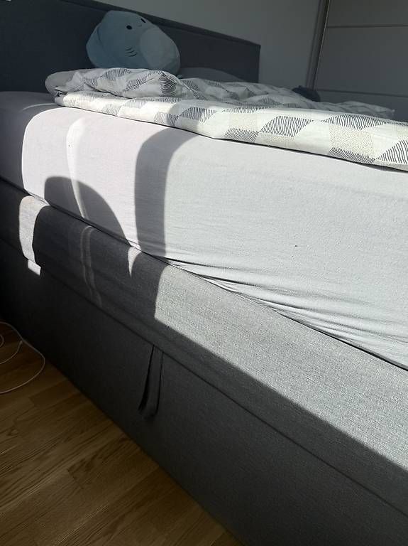 Betten: Bett – Gebraucht aus Therwil von ds7_tl2m 1