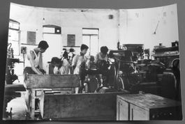 Erh. Hürsch: 3 Fotos um 1975, China: Lehrwerkstatt