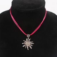 traumhaftschöne dirndlkette fuchsiarot - grossem Edelweiss