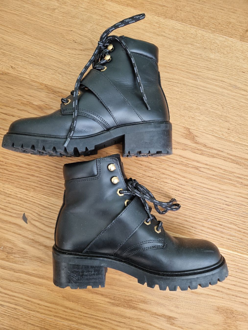 Sandro Damenschuhe: Sandro Stiefelette Leder, Grösse 36 – Gebraucht aus Eschenbach SG von SanFranciscoCalifornia 4
