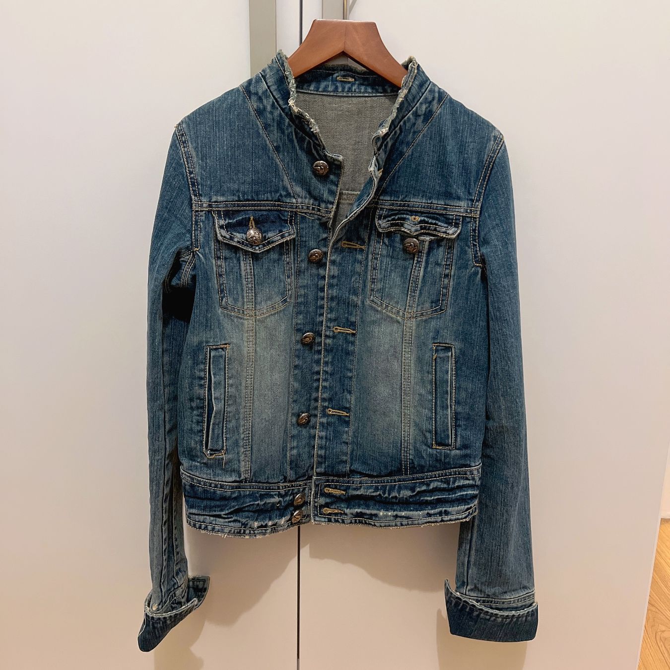Gilet & Giacche senza maniche: Denim jacket, veste en jean – Usato da Basel venduto da Harper.G 4