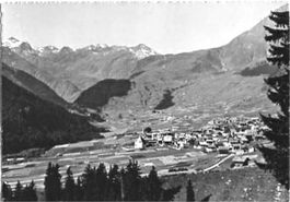 Sedrun gegen Oberalppass und Six Madum Gruppe