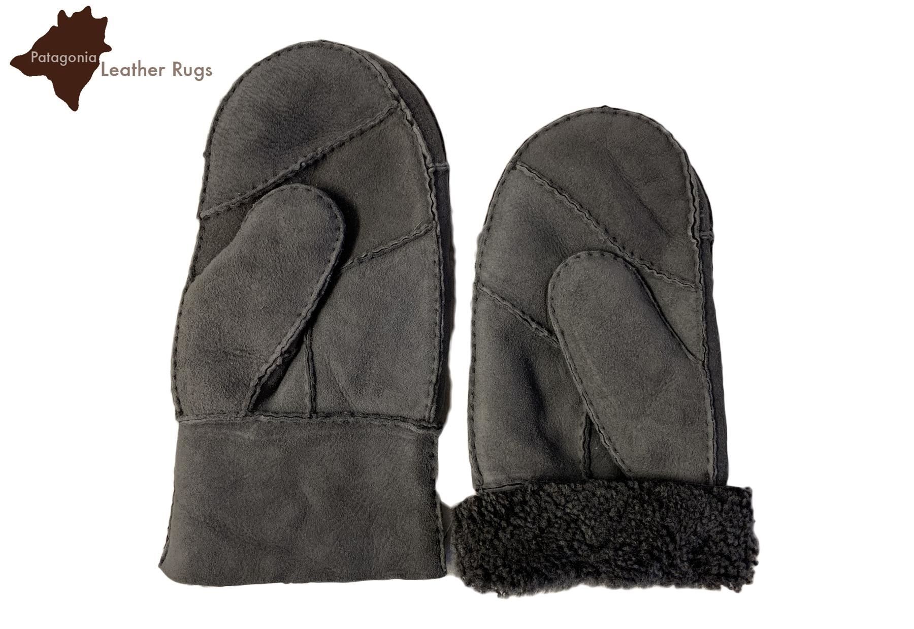 Guanti & manicotti: Handschuhe-Fäustlinge Lammfell – Nuovo e nell'imballaggio originale da Arbedo venduto da patagonialeatherrugs