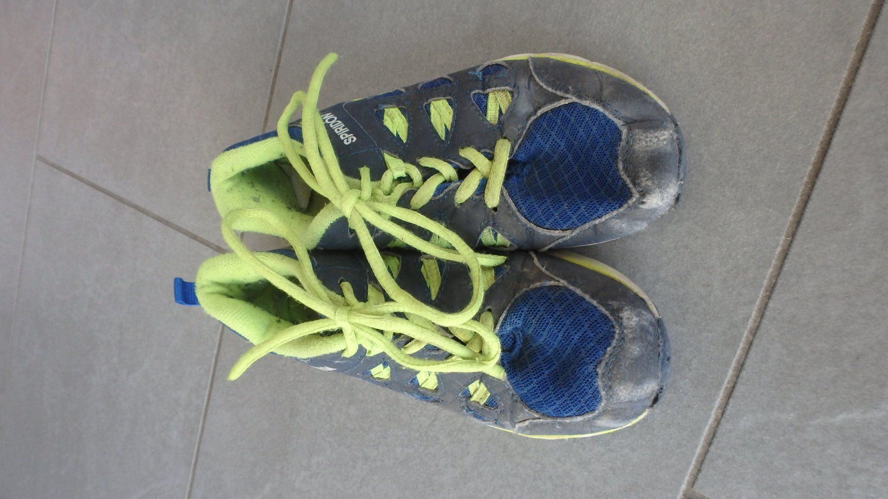 Scarpe per ragazzi: Turnschuhe spiridon Gr 32 – Usato da Riehen venduto da India13
