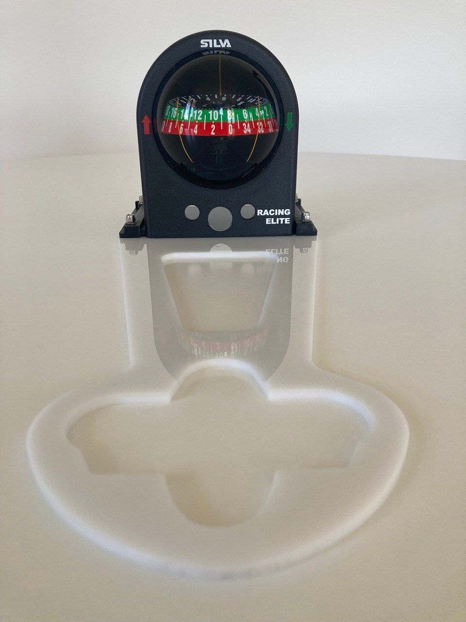 Laser Boote: Compas SILVA et support pour dériveur Laser et ILCA – Neu und originalverpackt aus la tour de peilz von ferdinando05 2