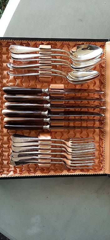 Set di posate: Besteck-Garnitur versilbert 6-Teilig – Usato da Meggen venduto da ebu_t9xx