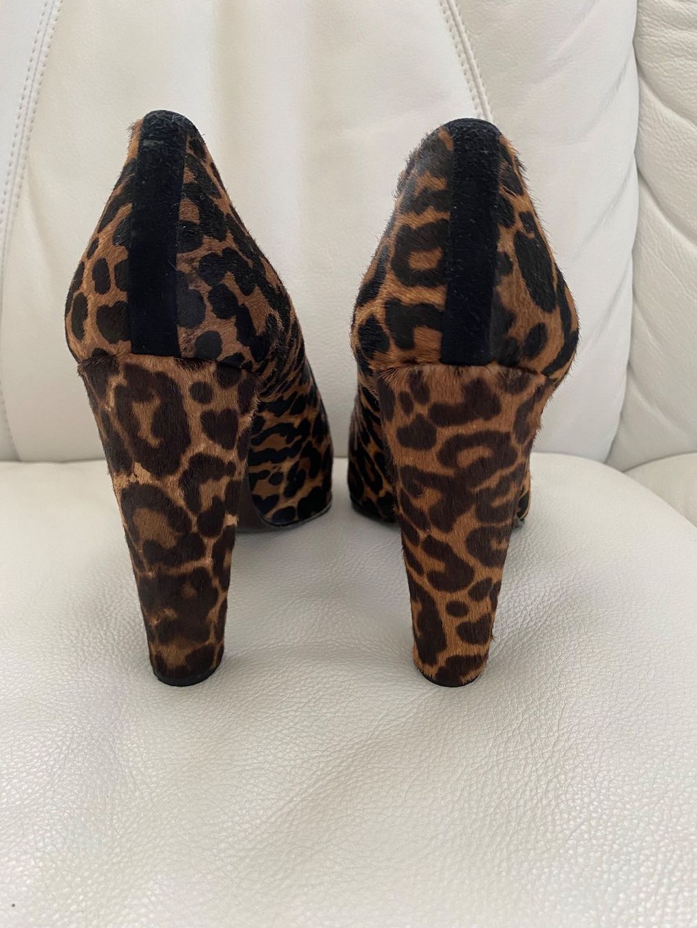 Stuart Weitzman Scarpe da donna: Pumps mit Gepardmuster Grösse 39,5 Marke STUART WEITZMAN – Usato da Appenzell Meistersrüte venduto da zongabolla 4