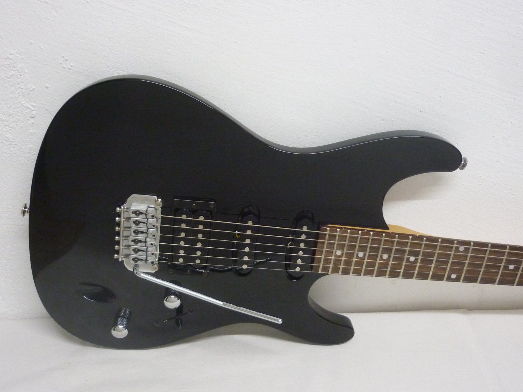Ibanez Strumenti musicali: Ibanez E-Gitarre mit Bag – Usato da Maienfeld venduto da John13 1