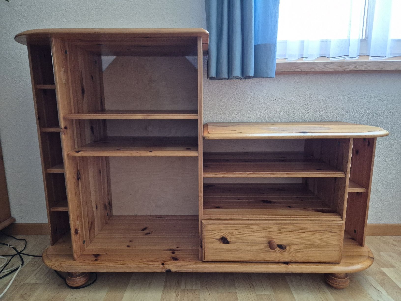 Kommoden: Holzmöbel  – Gebraucht aus Morissen von liv_8jfy