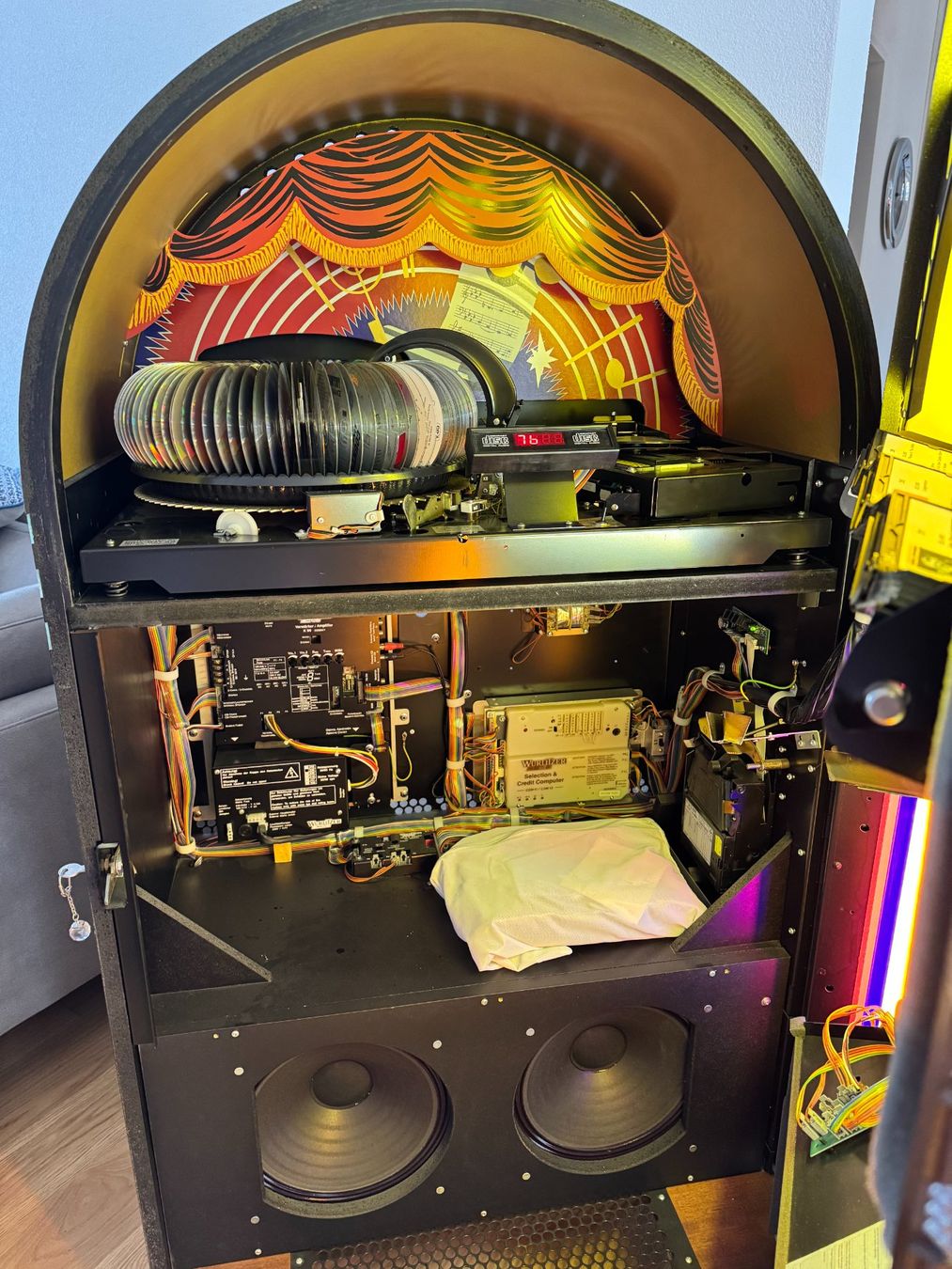 Wurlitzer Jukebox: AKTION Wurlitzer / Musikbox – Usato da Flums venduto da Hrroland 3