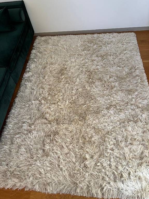 Bolia Teppiche: White fluffy carpet (Bossa collection, Bolia) – Gebraucht aus Zürich von mar_lz8m 1