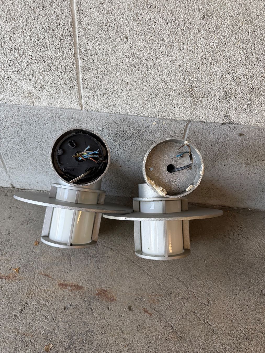 Lampes: Zwei identische Aussenleuchten, silber – D'occasion à Winterthur par Christianpunkts 2