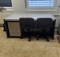 Knoll International Schreibtisch Rollcontainer  2x Stühle
