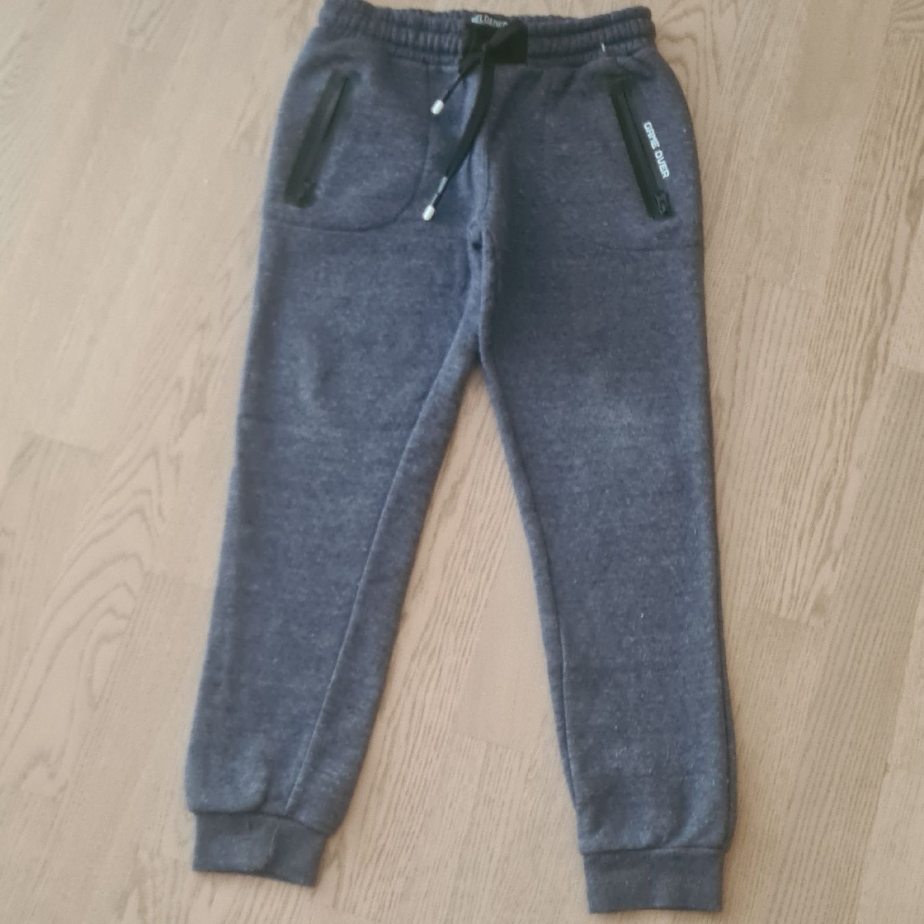 Pantalons: Trainer Hose Gr. 134/140 – D'occasion à Steinen par turbogeiss99