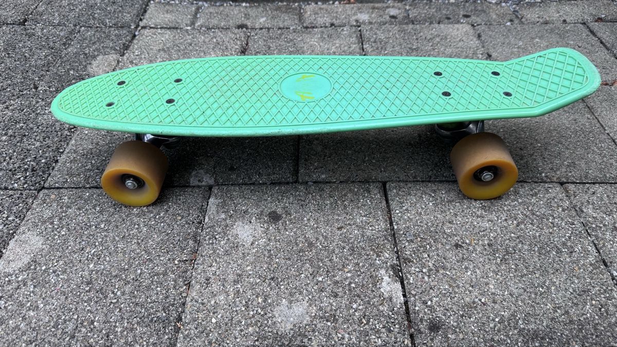 Penny Skateboards Skateboards: Penny Board hellgrün gebrauchter Zustand – Usato da Wolfhausen venduto da ResalePoint