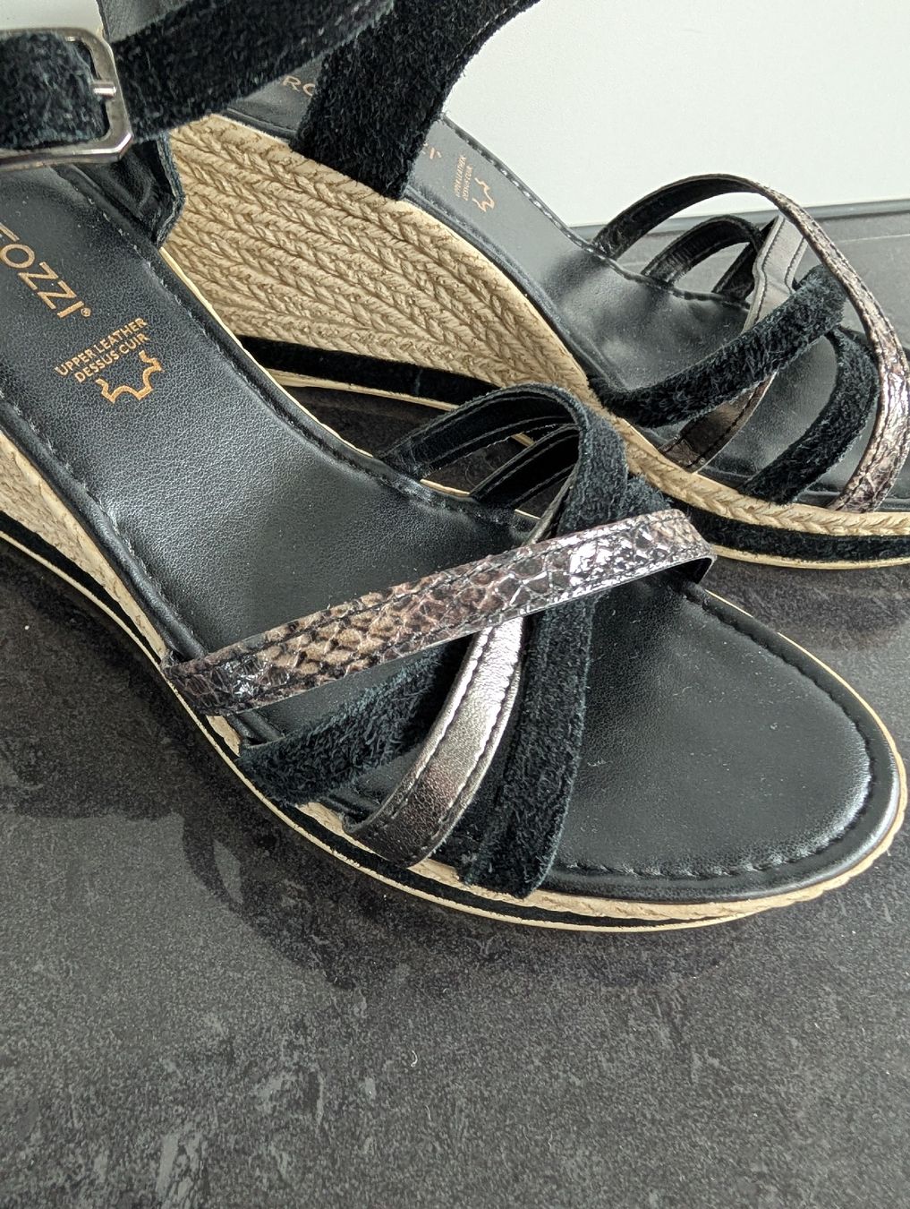Damenschuhe: Keilsandalette Marco Tozzi schwarz Gr. 40 – Gebraucht aus Baar von caflemma 2