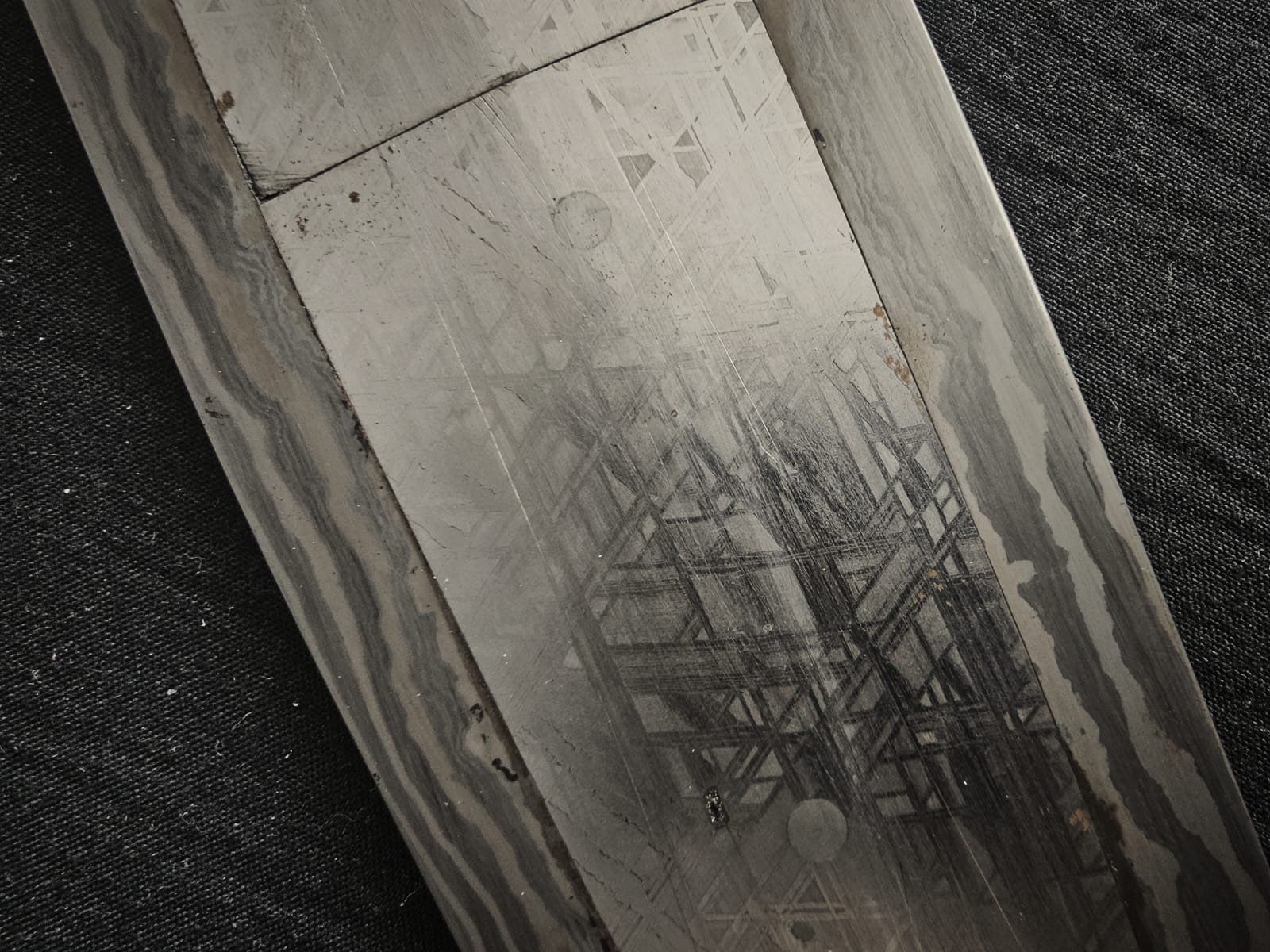Autres collections & raretés: Meteoriten Schwert mit Scheide – D'occasion à Bauma par ObrMar 2