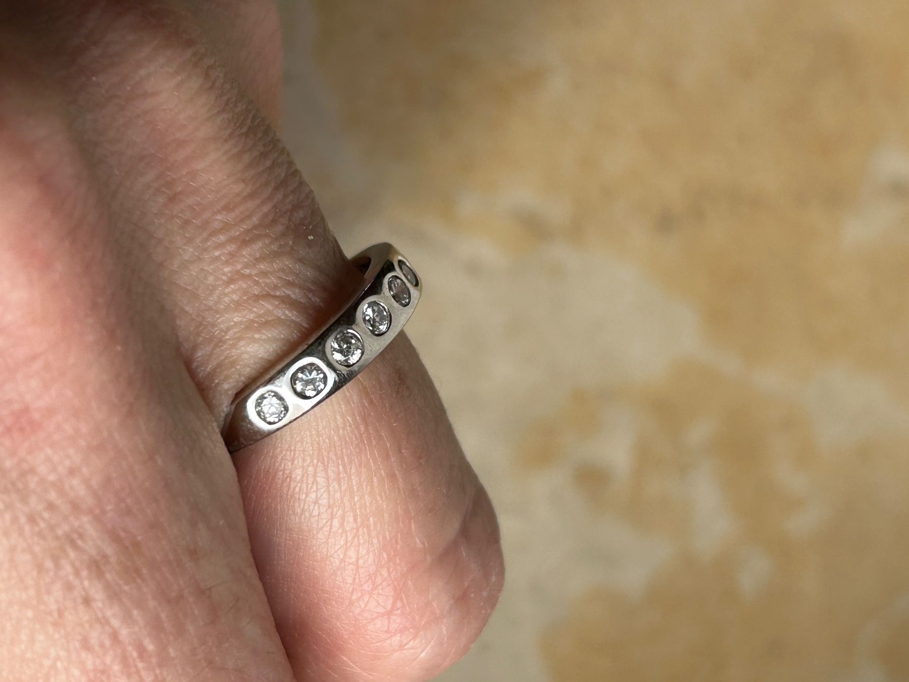 Anelli: Schicker Damenring mit 7 Sternchen weiss (Gr. 54) – Usato da Laufen venduto da Bellavitaboom 3