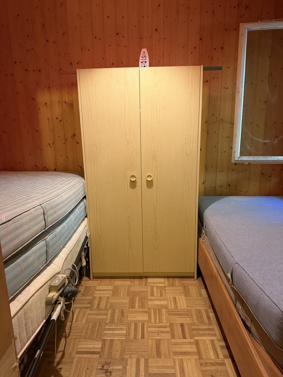 Schränke: Kleiderschrank – Gebraucht aus Niederwangen BE von KBL85