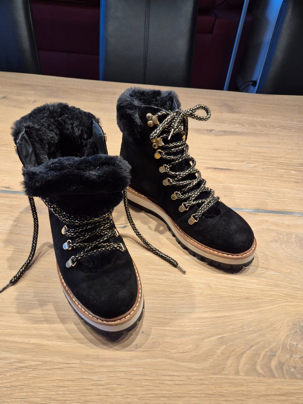 Walder Scarpe da donna: Wildleder Winterstiefel – Nuovo (secondo la descrizione) da Lütisburg venduto da urbsus 1