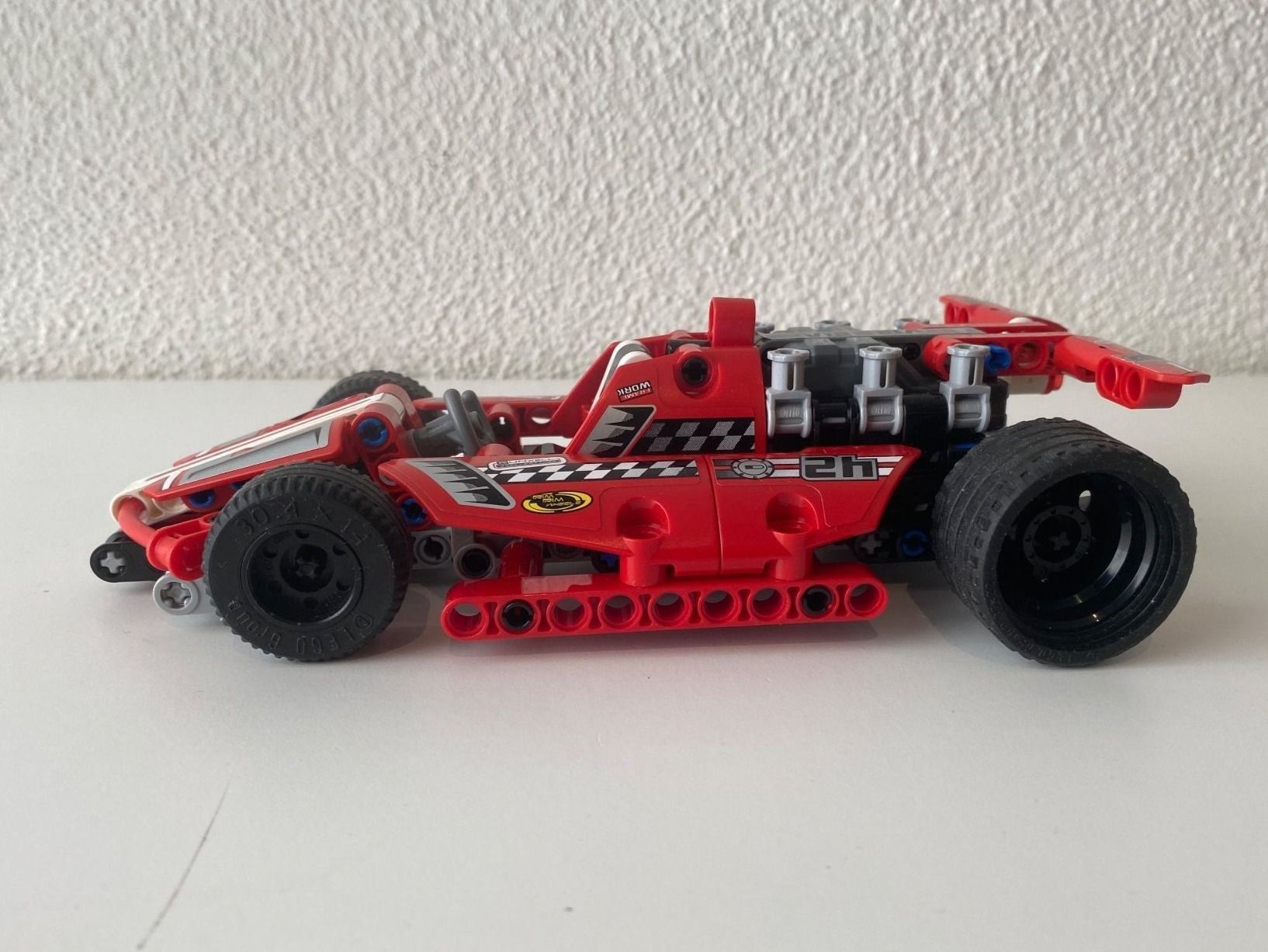 Lego Kit di costruzioni: Lego TECHNIC Rennwagen 42011 – Usato da Mellingen venduto da Lapequenita 4