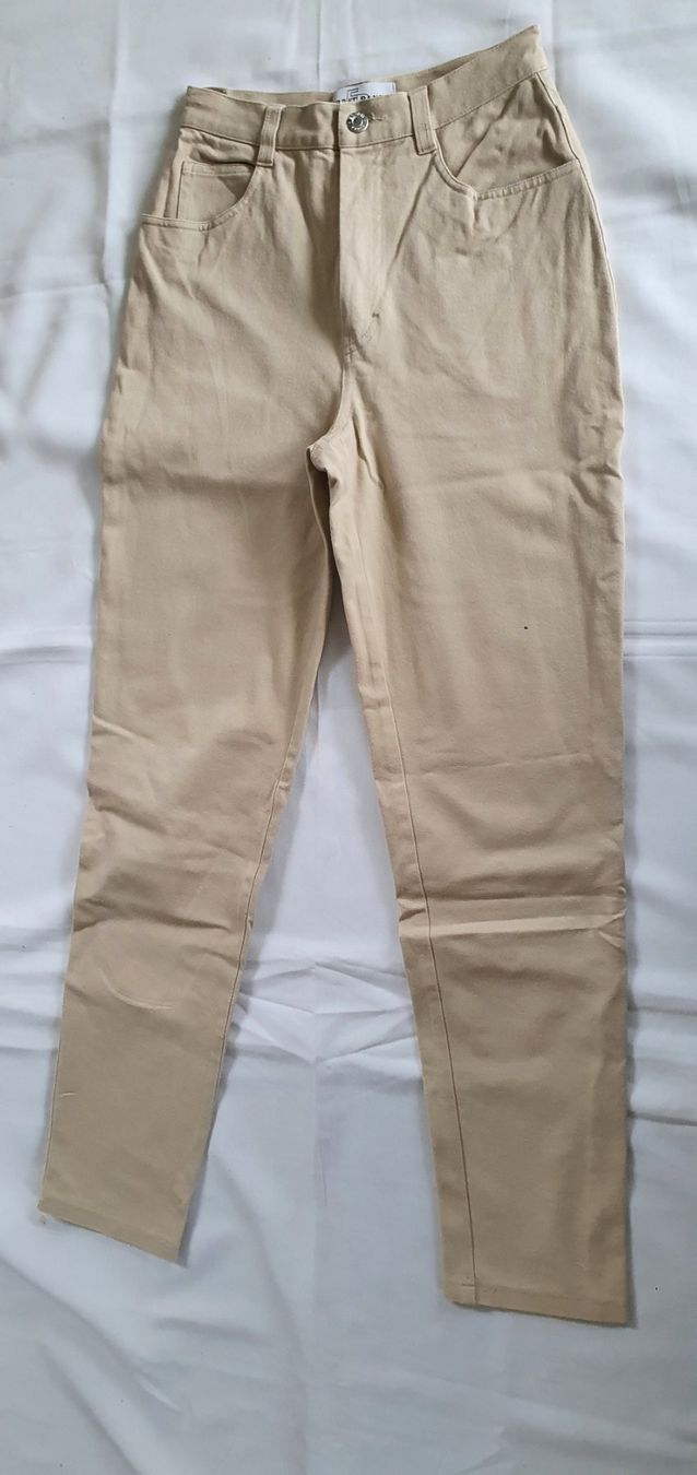 Pantaloni: Schöne beige Damenhose 36 – Usato da Niederbuchsiten venduto da klengyel