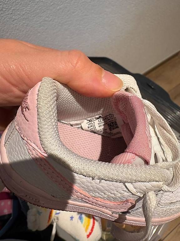 Schuhe für Mädchen: Nike Forse Mädchen Turnschuhe  – Gebraucht aus Hunzenschwil von del_hzv7