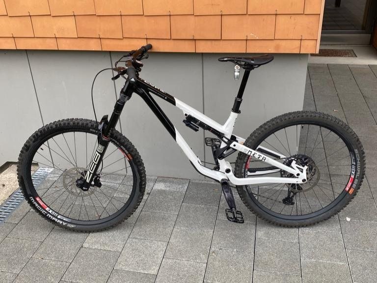 Commencal meta deals am 29 team