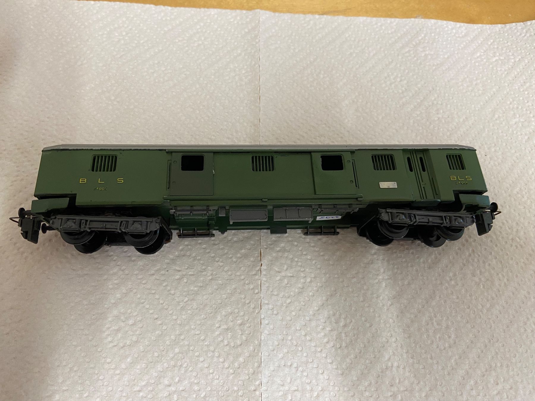 Trix Modelleisenbahnen: Trix Express BLS Packwagen – Gebraucht aus Basel von Relaphe