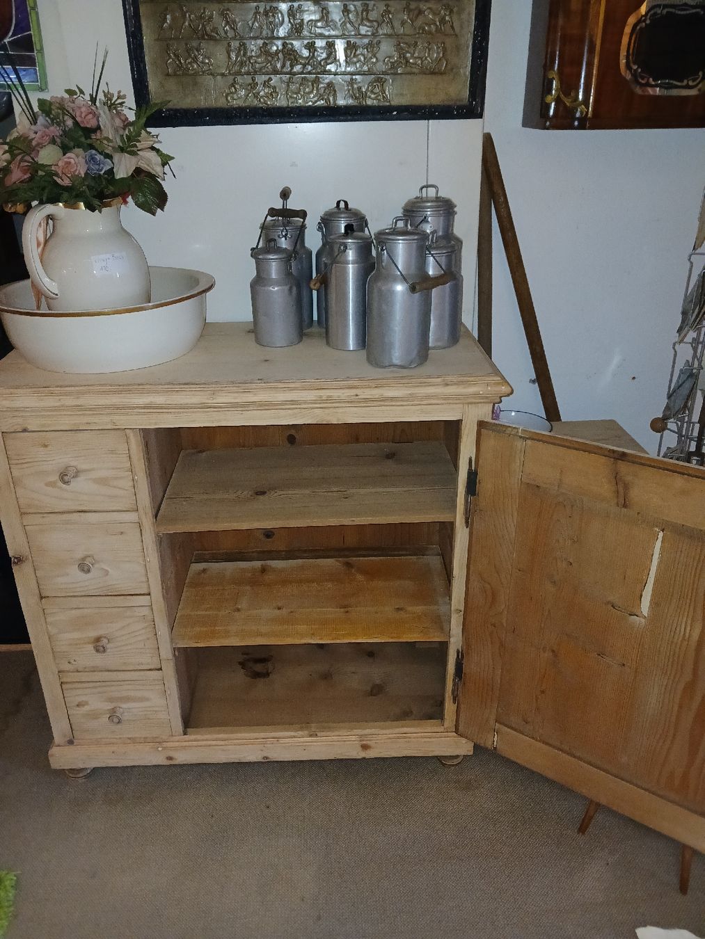 Commodes: Schaffreite  – D'occasion à Hagenbuch ZH par bromaer 2