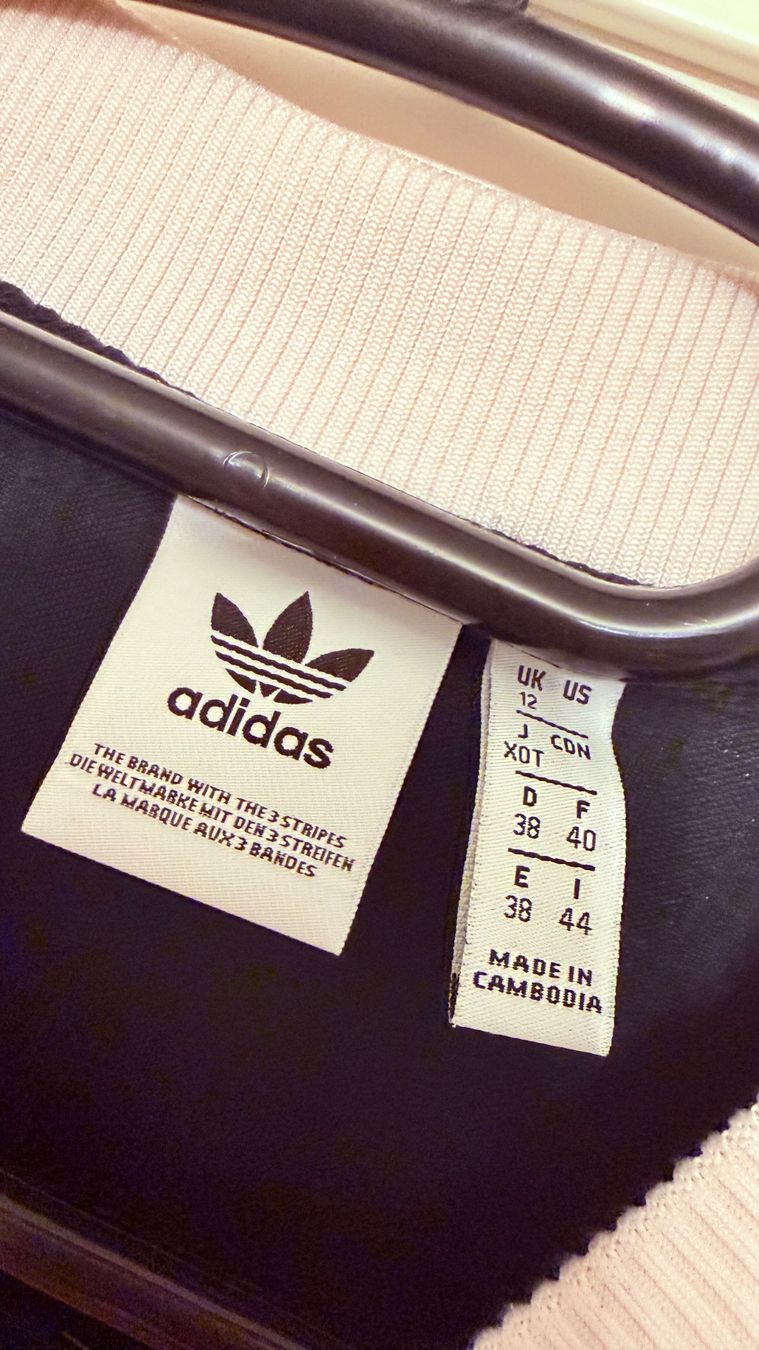 Adidas T-shirt: • Adidas Langshirt • – Usato da Basel venduto da mendoza13 2