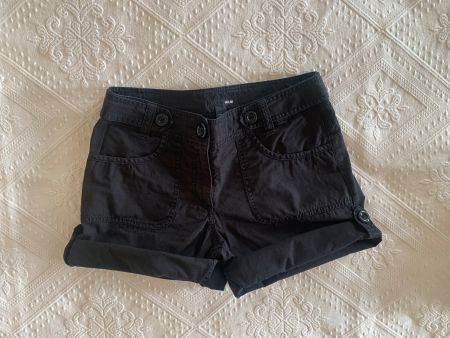 Kurze Hose zum Hochkrempeln