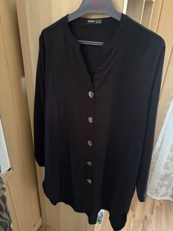 Chemisier Shein noir manches longues boutons dorés