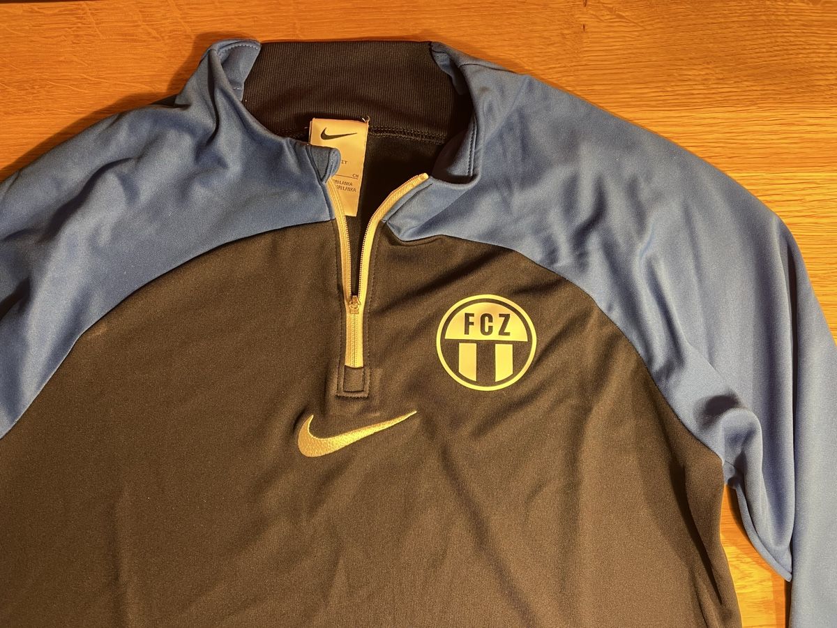 FCZ Pullover & Sweatshirts: Trainingsoberteil FC Zürich – Gebraucht aus Ballwil von chieffzz 1
