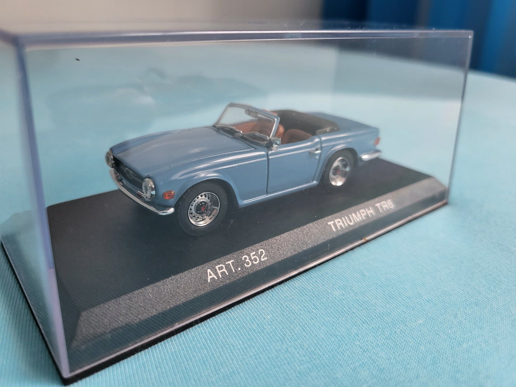 Kit di modellismo & Modellini statici: Triumph TR6 – Nuovo (secondo la descrizione) da Glattbrugg venduto da PhilKrill 8
