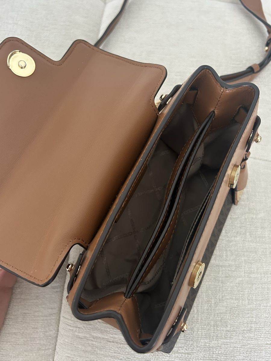 Michael Kors Sacs femmes: Michael Kors Umhängetasche  – D'occasion à Wallisellen par lau_68b9 4