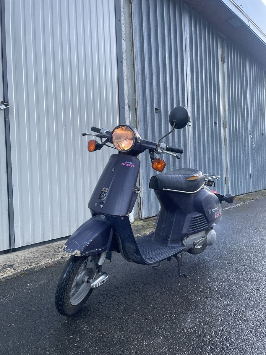 Honda Scooter: Honda melody deluxe – Usato da Neuchâtel venduto da EPCservices