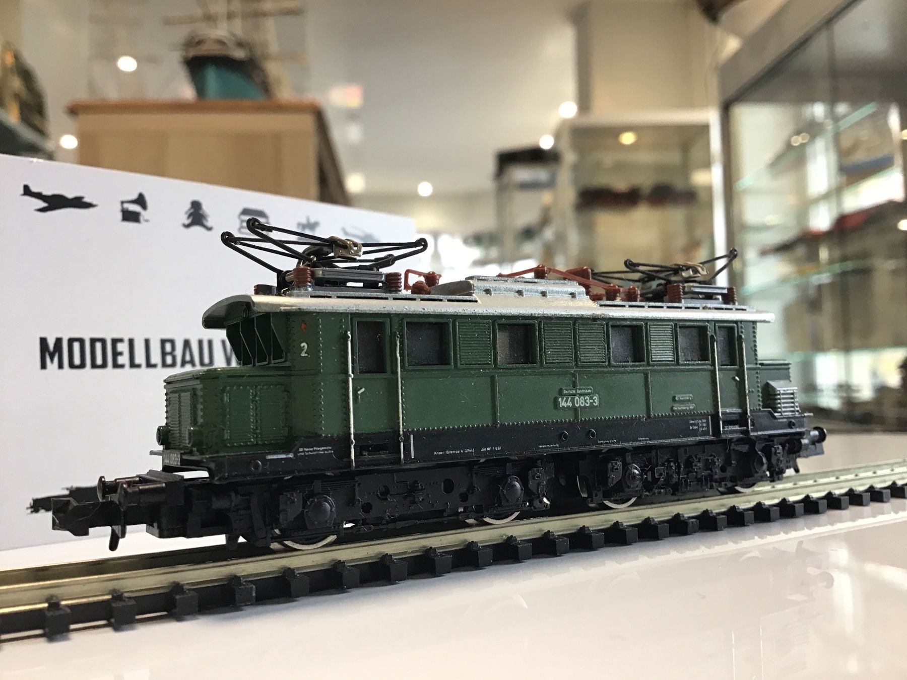 Trix Trains électriques: MINITRIX E-Lok BR 144 083-3, SPUR N – D'occasion à Männedorf par Modelle-aller-Art 1