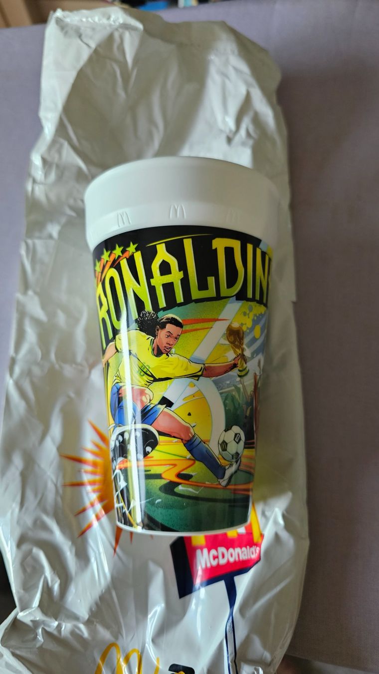 Recipients et similaires: WM26-Becher McDonald's Ronaldinho – Neuf avec emballage d'origine à Zug par alt_9p2z