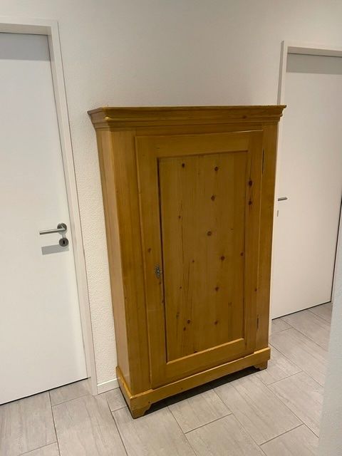 Armadi: Bauernschrank, antik, schmal – Usato da Watt venduto da muffi-061