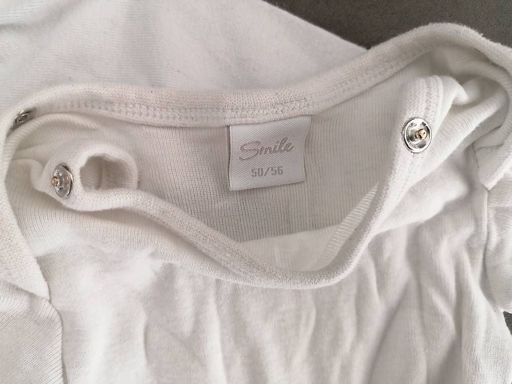 Lotti & Set di vestiti: Langarmbodies Baby Grösse 56 oder 62 – Usato da Oberglatt ZH venduto da Chaeferly 1