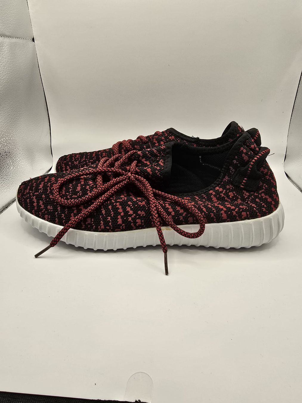 Scarpe da uomo: Baskets rouges et noires, style décontracté, taille 42, – Nuovo (secondo la descrizione) da Neuchâtel venduto da mel_6m7r 2