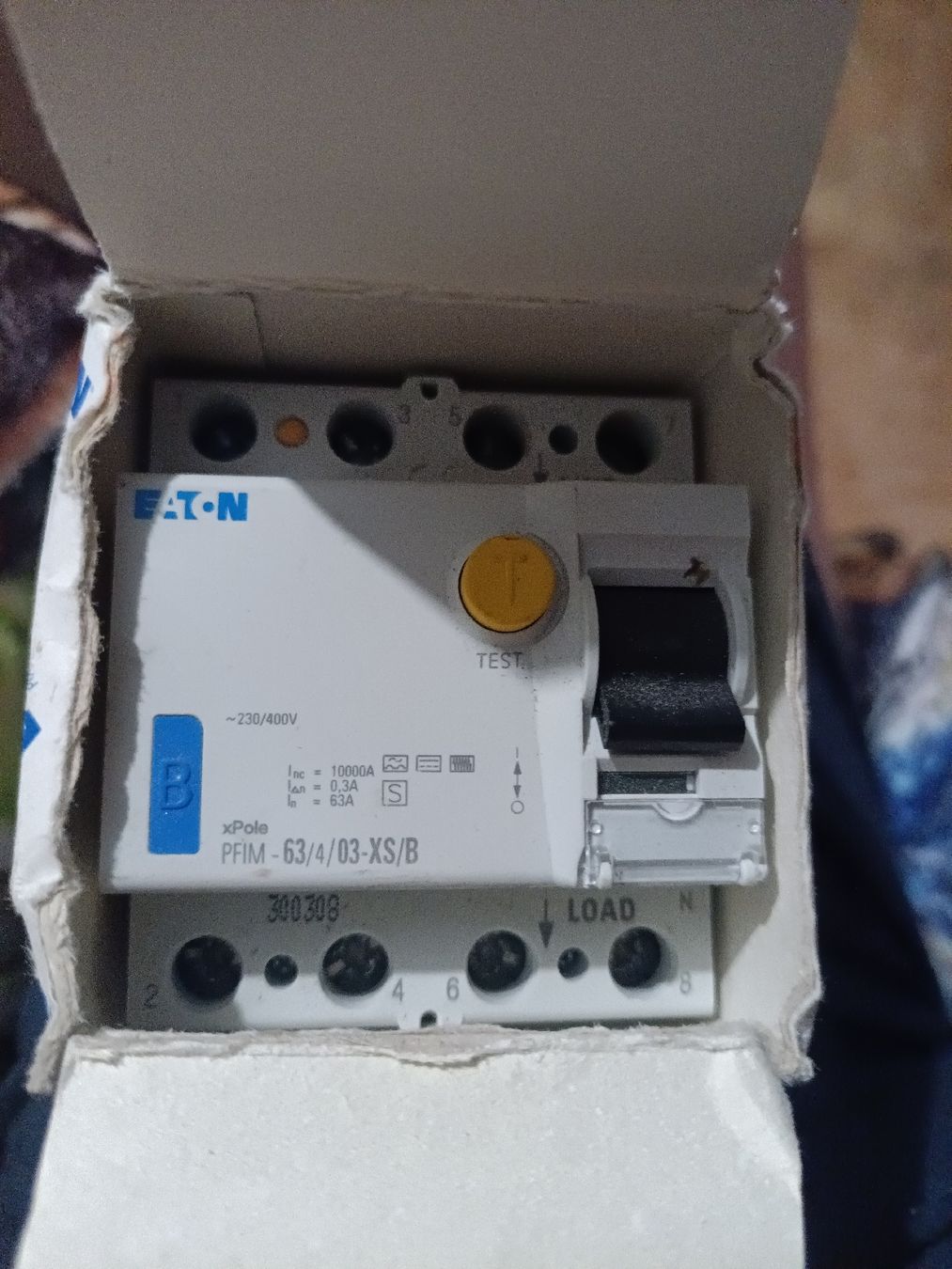 Eaton Interruttori: FI Schutzschalter Typ B 63A/ 300mA 4Pol – Nuovo (secondo la descrizione) da Unterrindal venduto da lad_qn2z