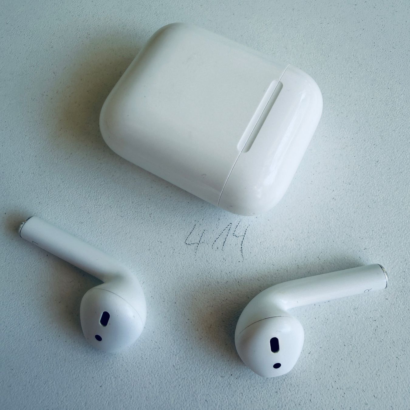 Apple Kopfhörer: Original Apple AirPods 2 Gen. Wireless Kopfhörer & Case – Gebraucht aus Basel von MY.AIRPODS.SHOP 2