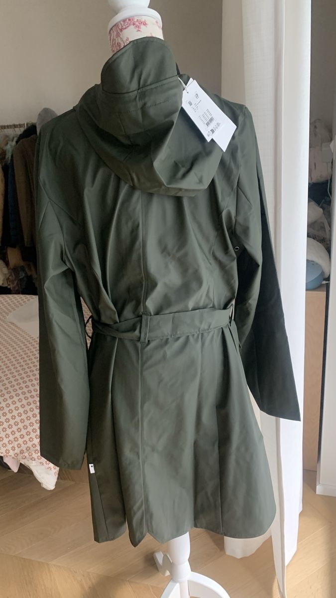 Rains Jacken: RAINS rain jacket XL (NEW) – Neu und originalverpackt aus Zürich von Angela_Fashion_Lover 2