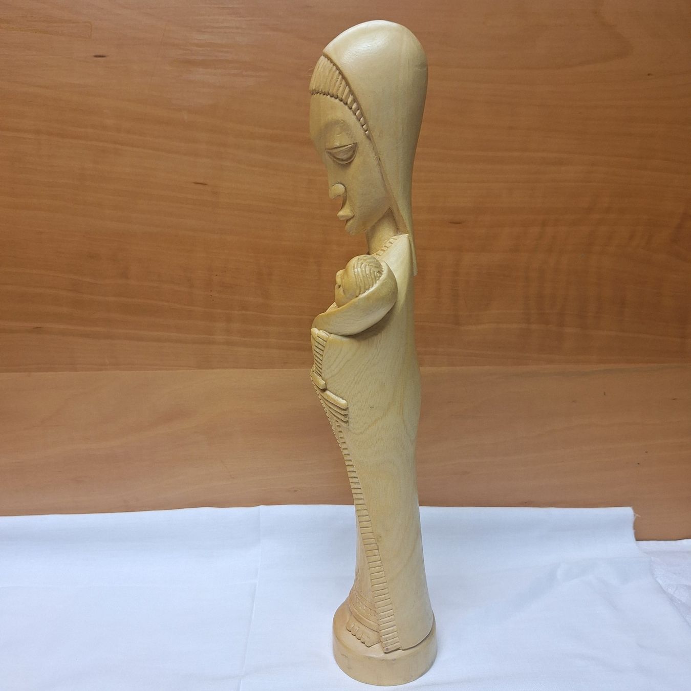Alle Dekorationen: Hübsche handgeschnitzte Figur, Mutter und Kind, Holz – Gebraucht aus Winterthur von Goldpipau 3