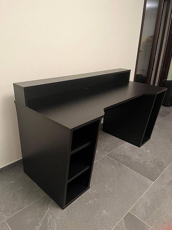 Valve Console: Tavolo gaming in legno nero – Usato da Aurigeno venduto da RICCARDO013 1